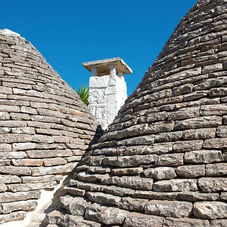 Trullo Giardino Fiorito Bed and Breakfast Αλμπερομπέλο Εξωτερικό φωτογραφία