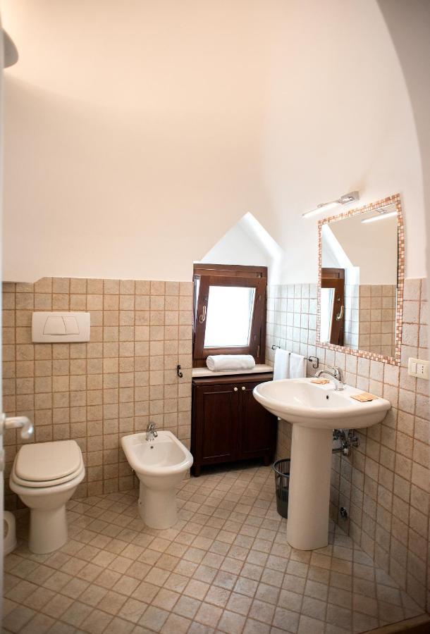 Trullo Giardino Fiorito Bed and Breakfast Αλμπερομπέλο Εξωτερικό φωτογραφία
