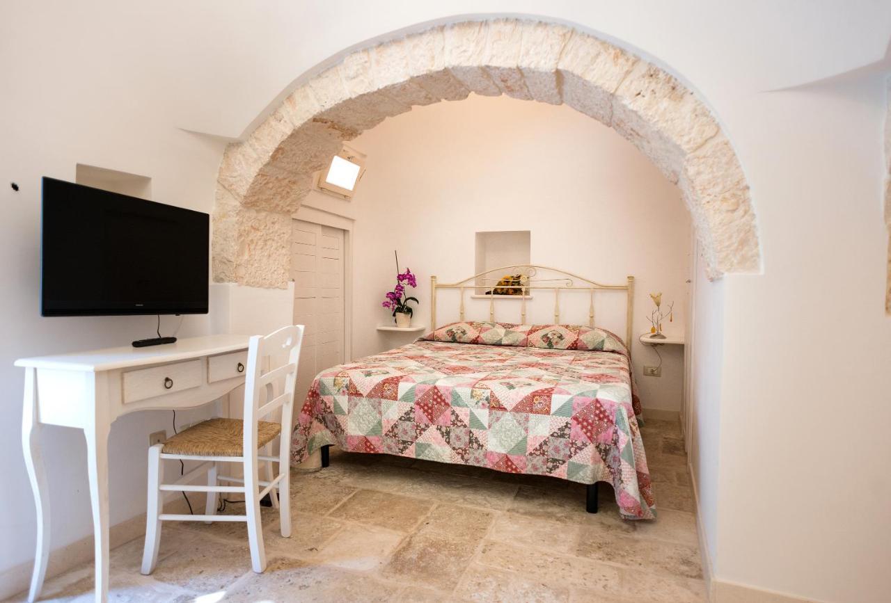 Trullo Giardino Fiorito Bed and Breakfast Αλμπερομπέλο Εξωτερικό φωτογραφία