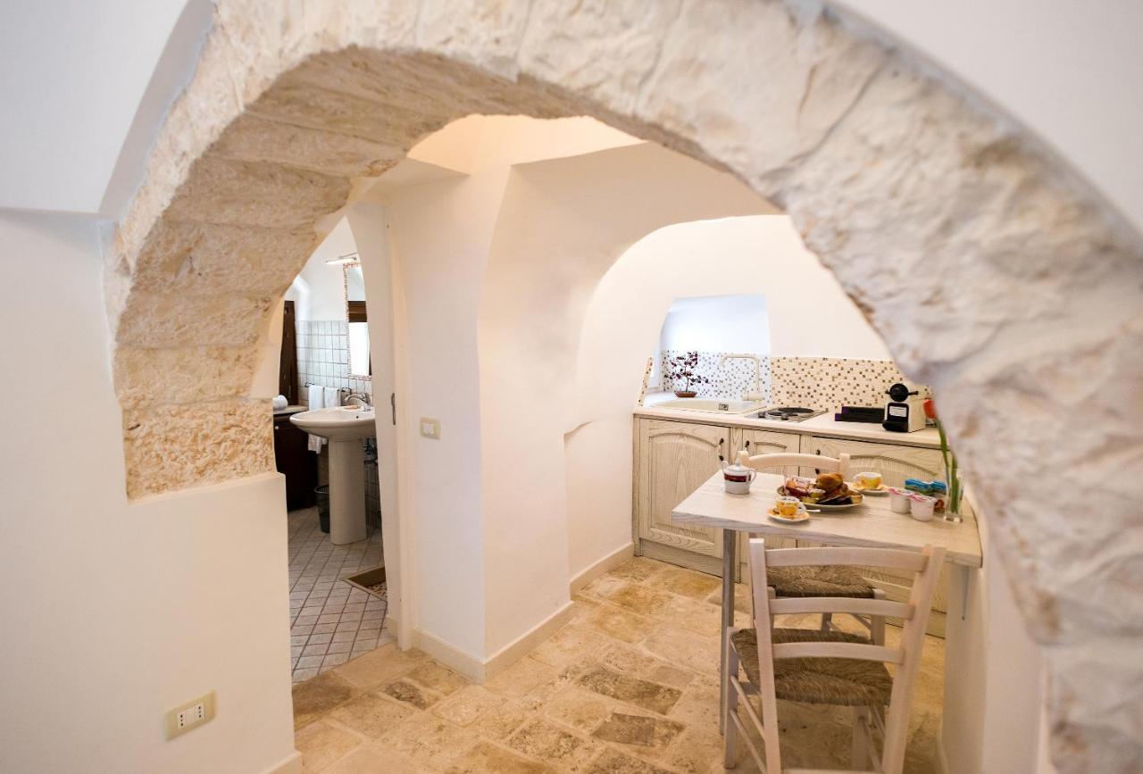 Trullo Giardino Fiorito Bed and Breakfast Αλμπερομπέλο Εξωτερικό φωτογραφία