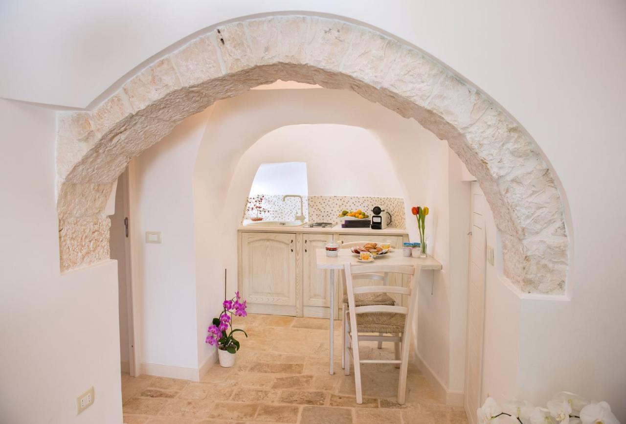 Trullo Giardino Fiorito Bed and Breakfast Αλμπερομπέλο Εξωτερικό φωτογραφία