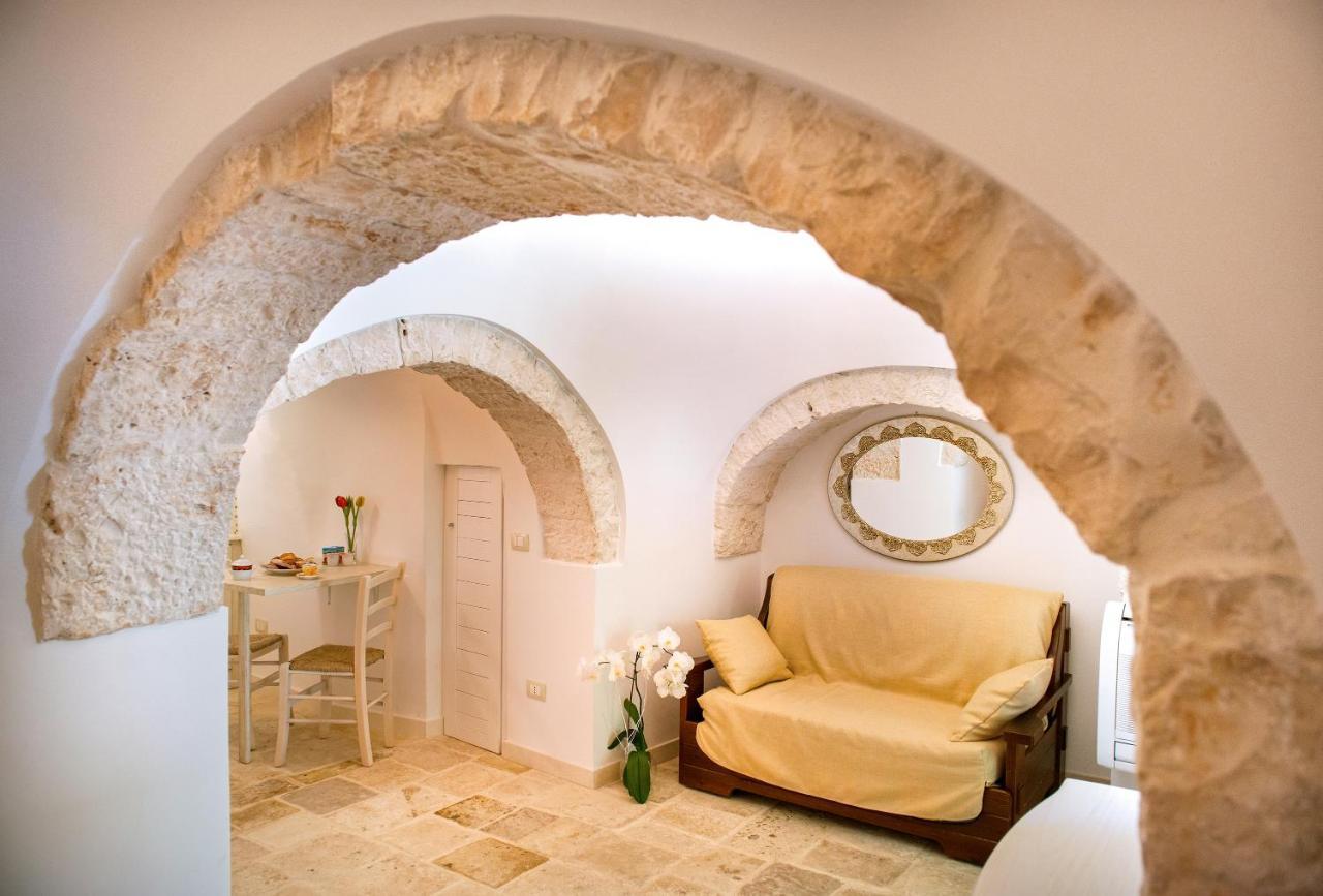 Trullo Giardino Fiorito Bed and Breakfast Αλμπερομπέλο Εξωτερικό φωτογραφία